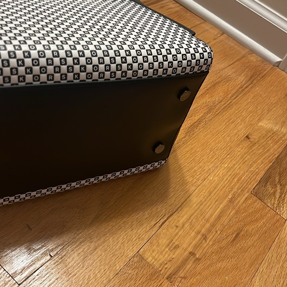 Michael Kors Whitney tote - Picture 4 of 10